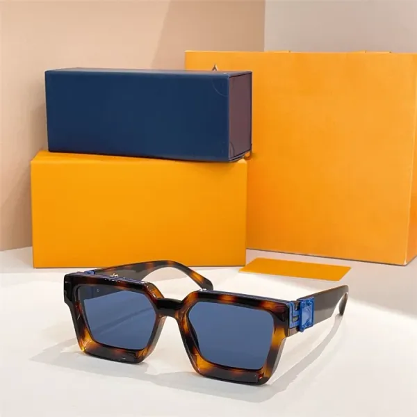 Design Square Frame Tortoiseshell Sunglasses with Blue Accents - 1