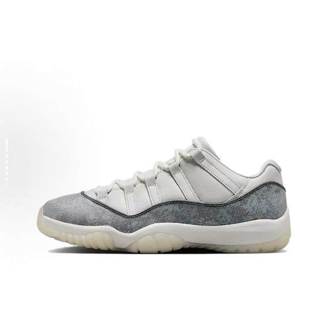 Air Jordan 11 easter low Shoes: seller detail photo 3