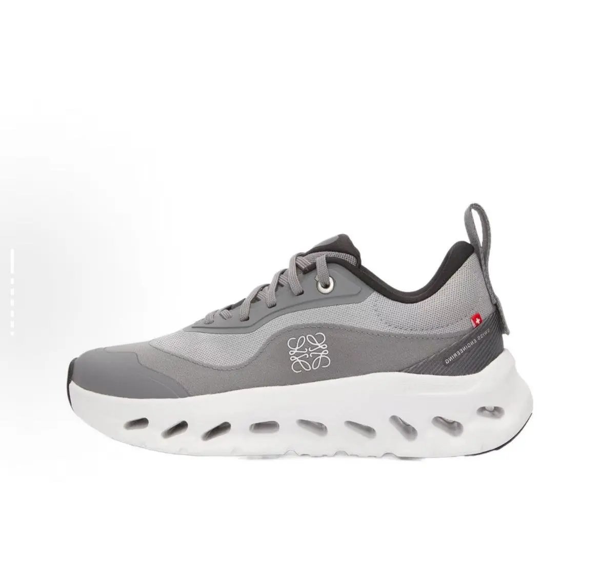 On Clouds Sneakers
