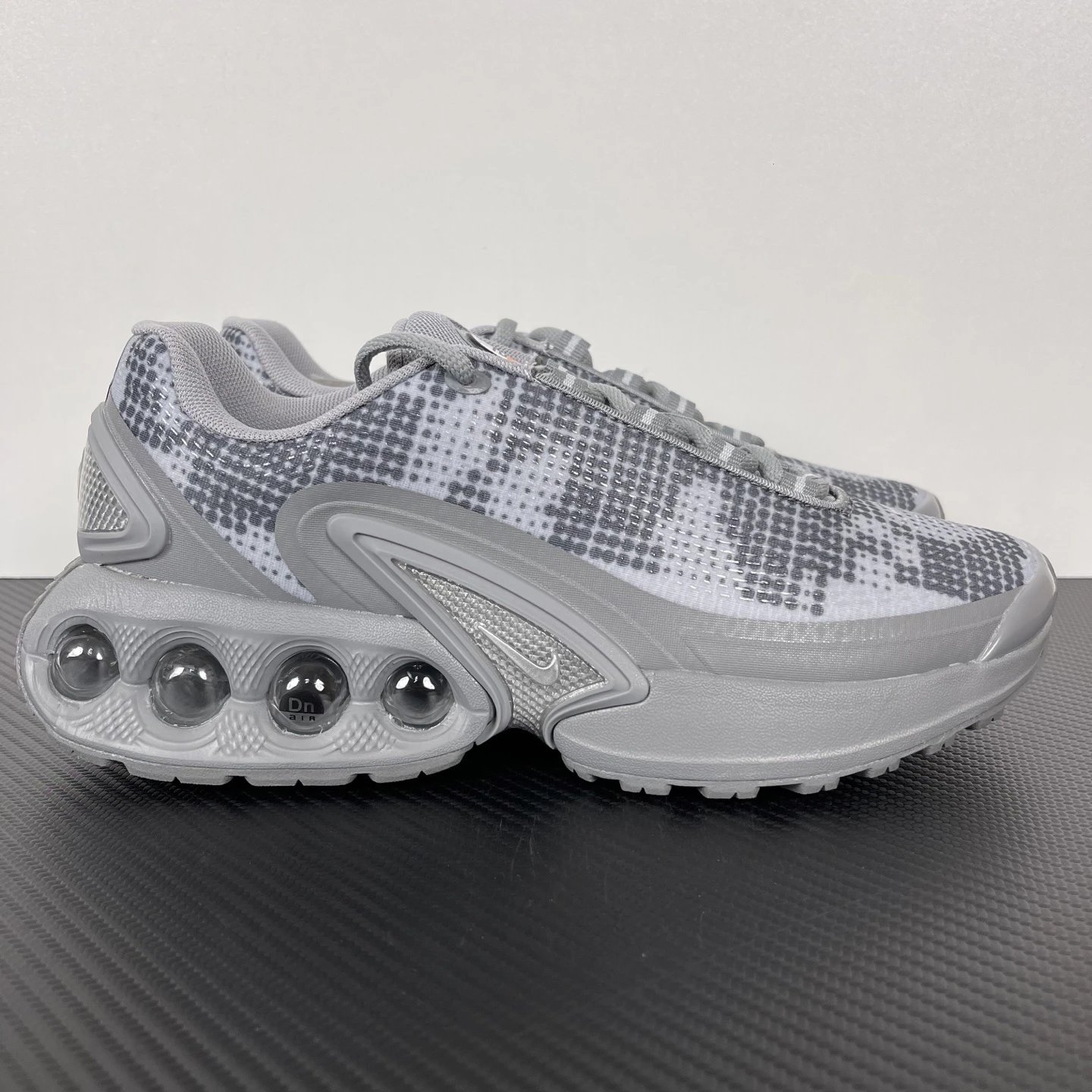 Nike Air Max Dn White/Black/Green Sneakers - 22