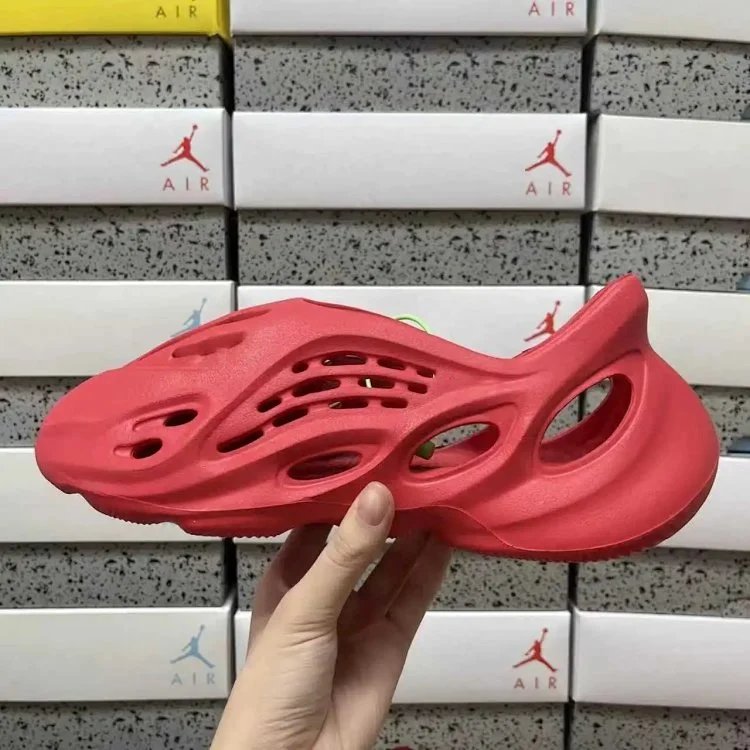 【LW Batch】Yeezy Foam Runner