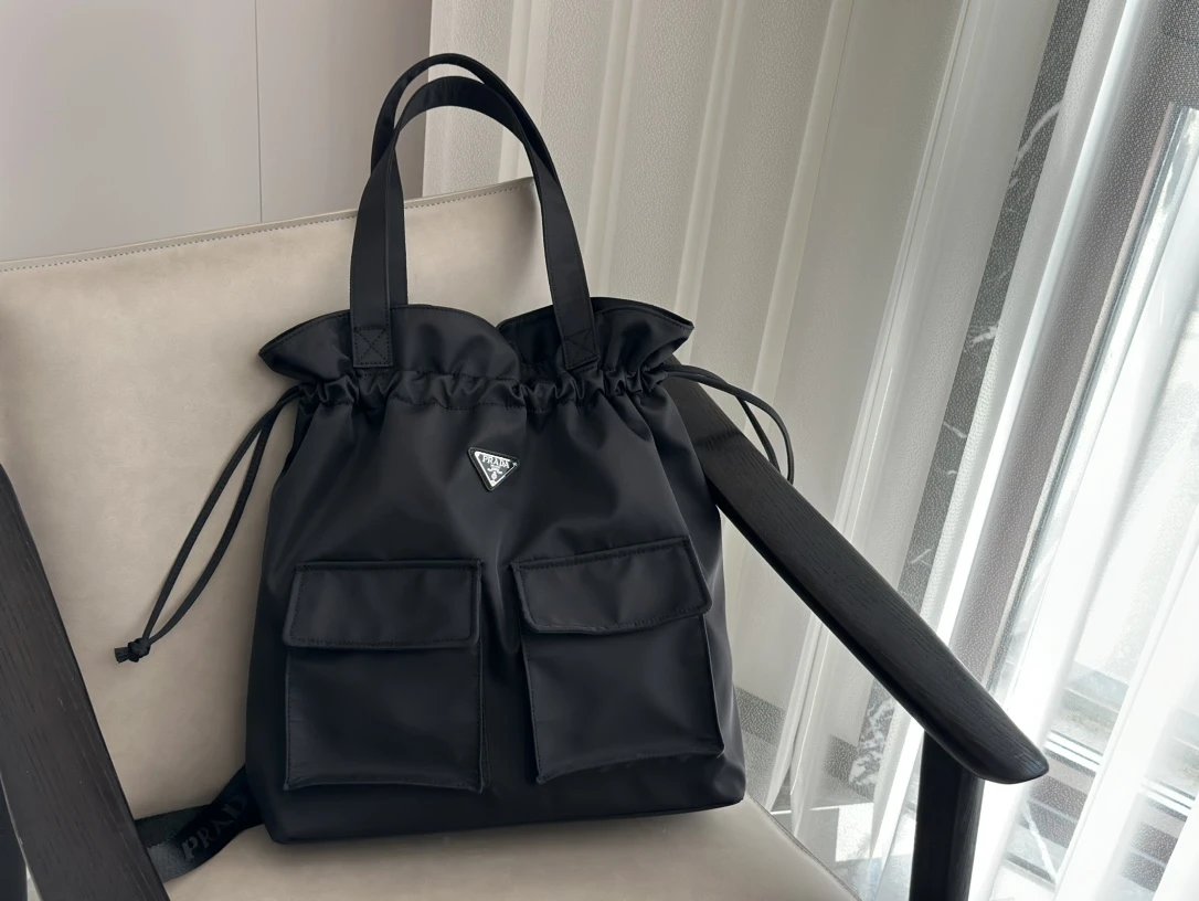 Pr*da Handbags tote - 131869