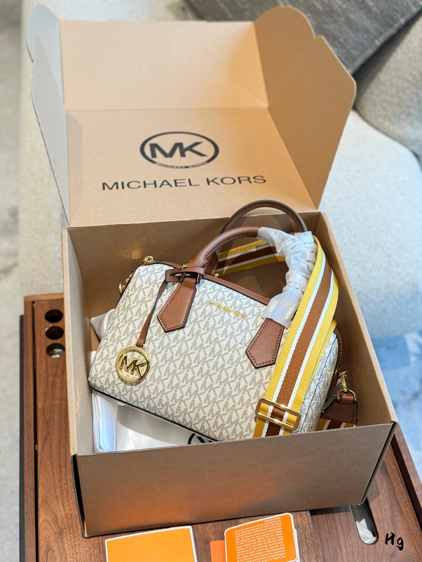 M*K Boston Bag Size 24/13/17 - 132821