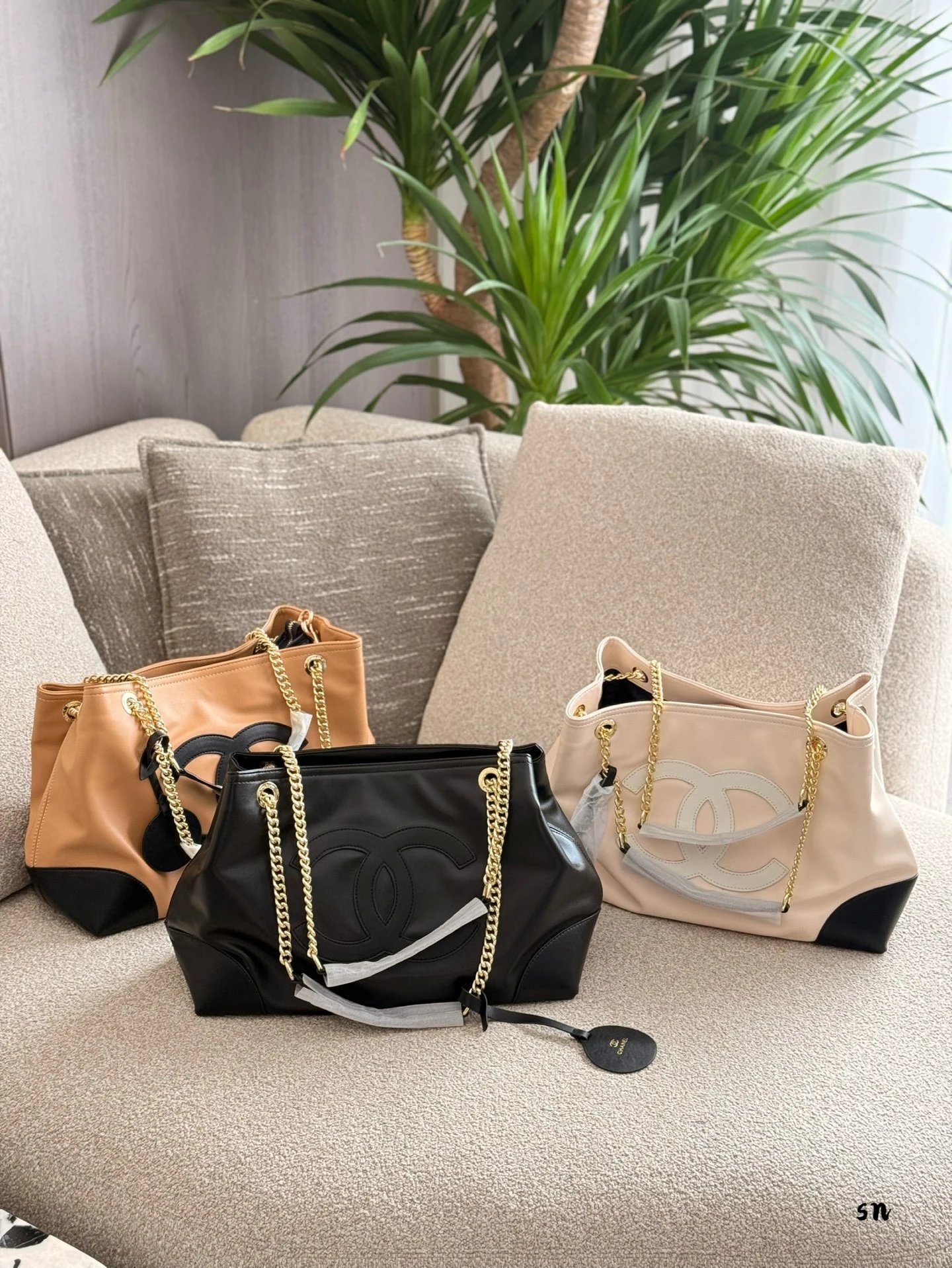 Ch*nel Handbags - 132820