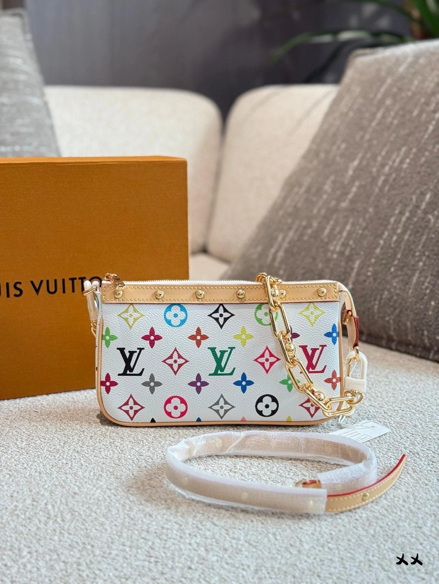L*uis V*itton Handbags 2025 - 132794