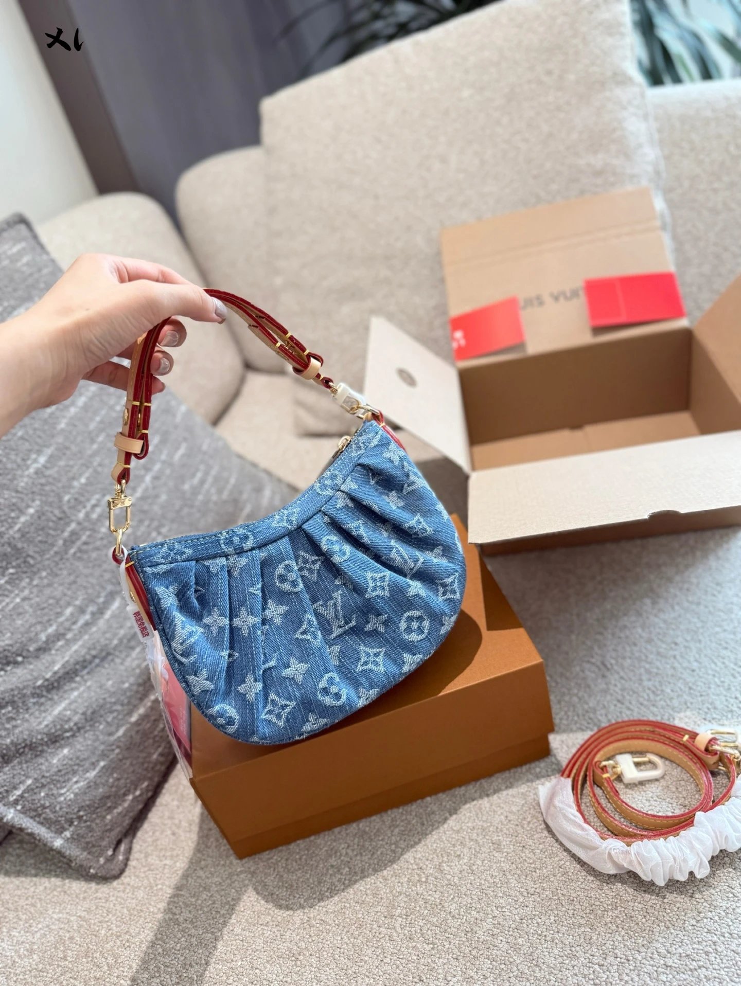 L*uis V*itton Handbags Pochette Valley Jean - 132780