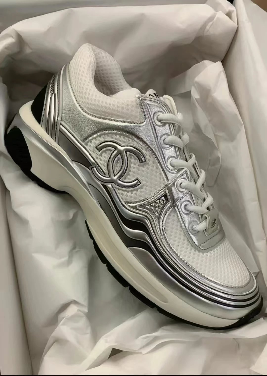 Scented Thick-Soled Running Shoes WhatsApp: +853 6686 4886