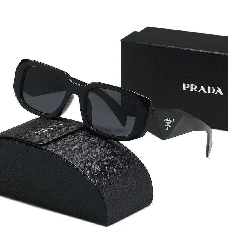 Prada Eyewear Oversized sunglasses — 160-E