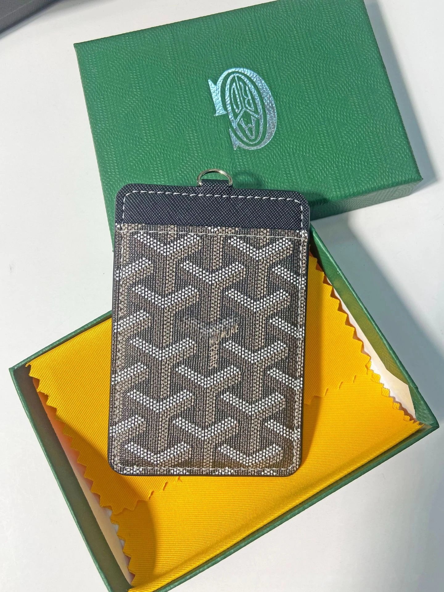 黑色（带挂绳）