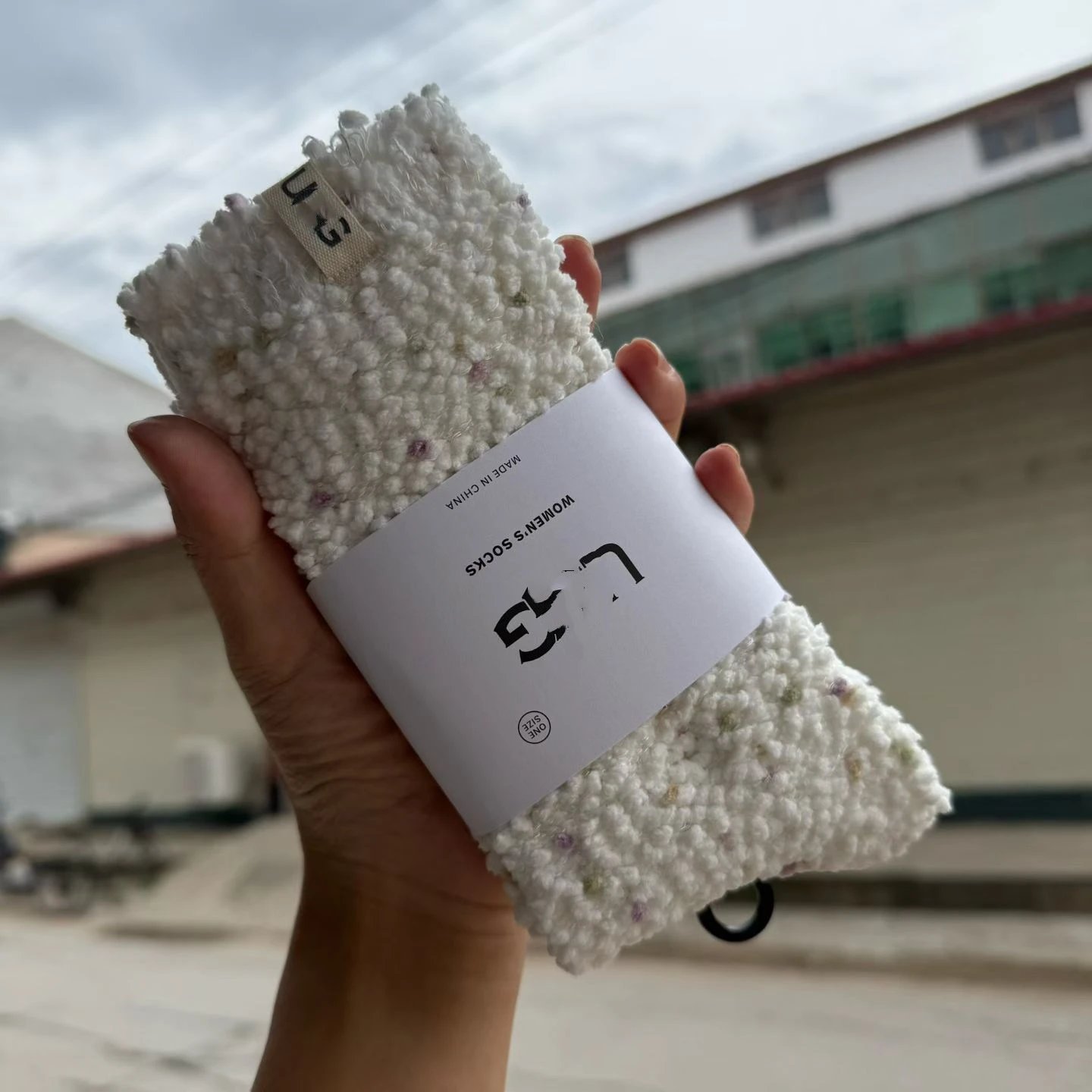 Pebble Knit White