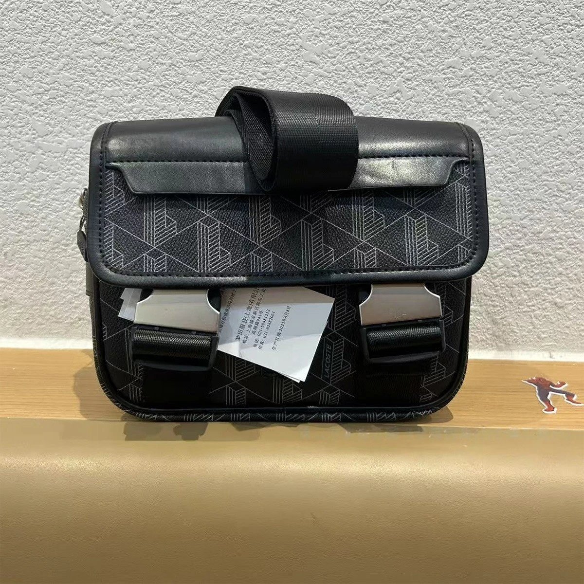 Black 21 * 6 * 16cm