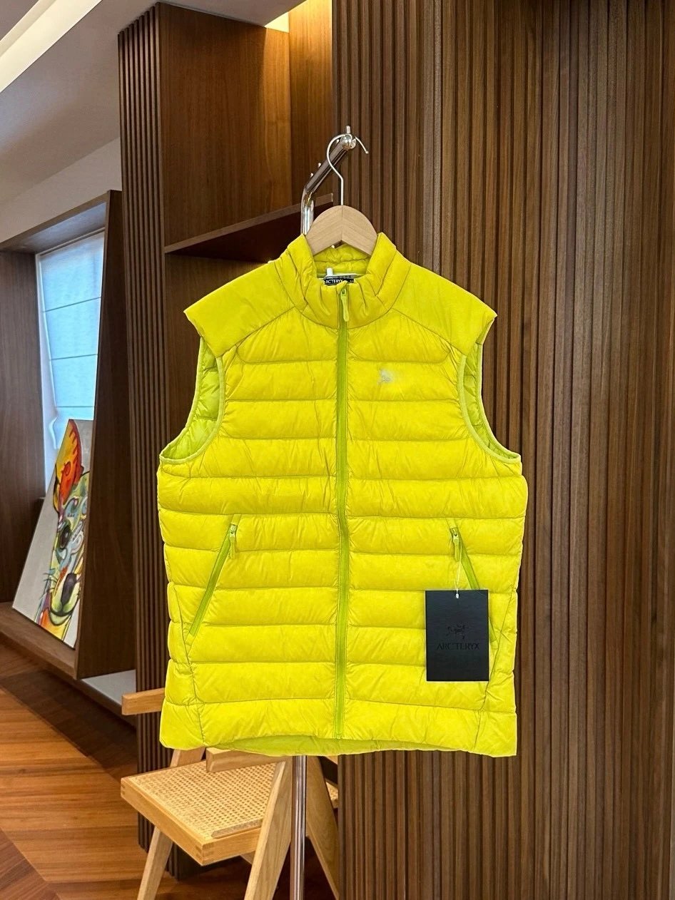 羽绒马甲-铜沙黄