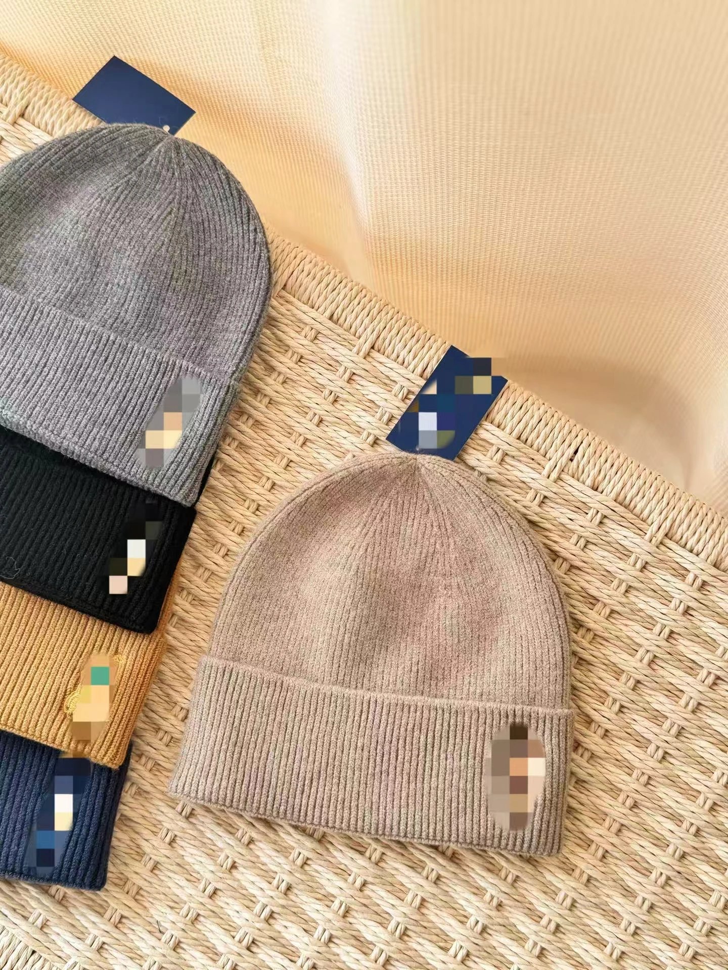 浅卡其light khaki