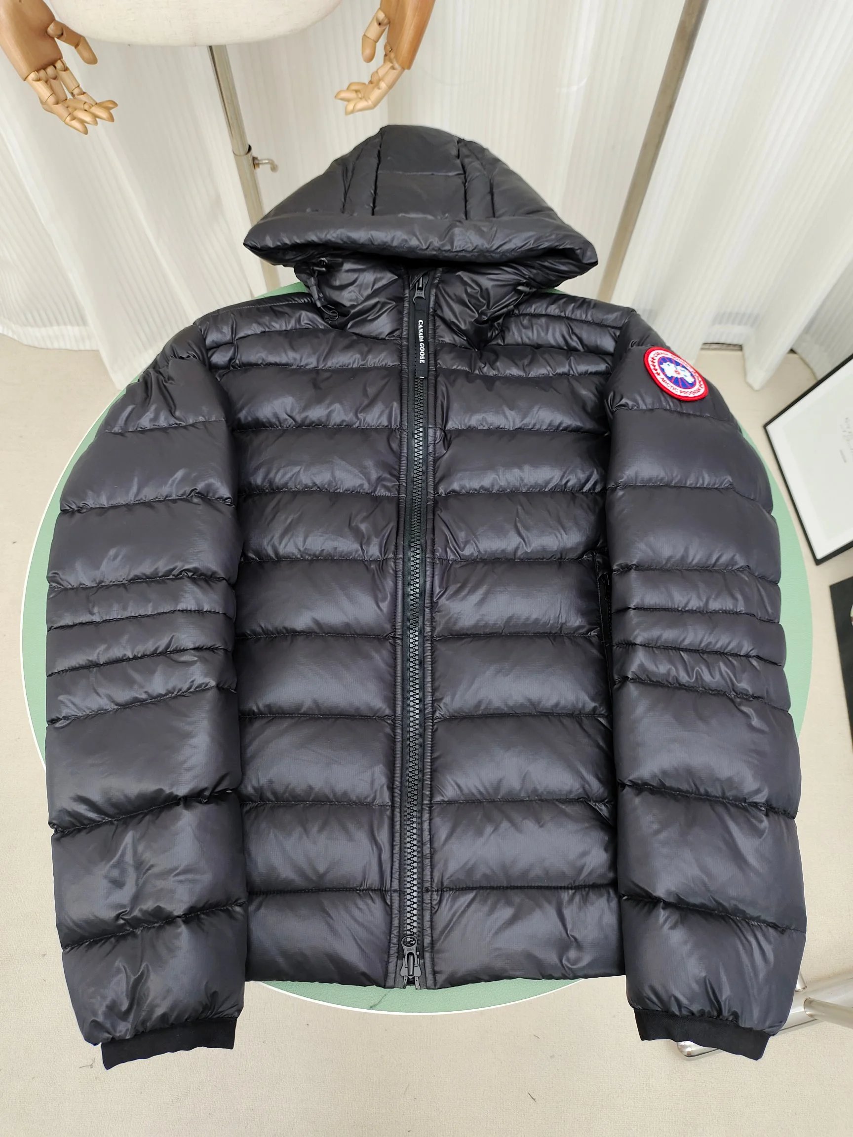 Lightweight down jacket