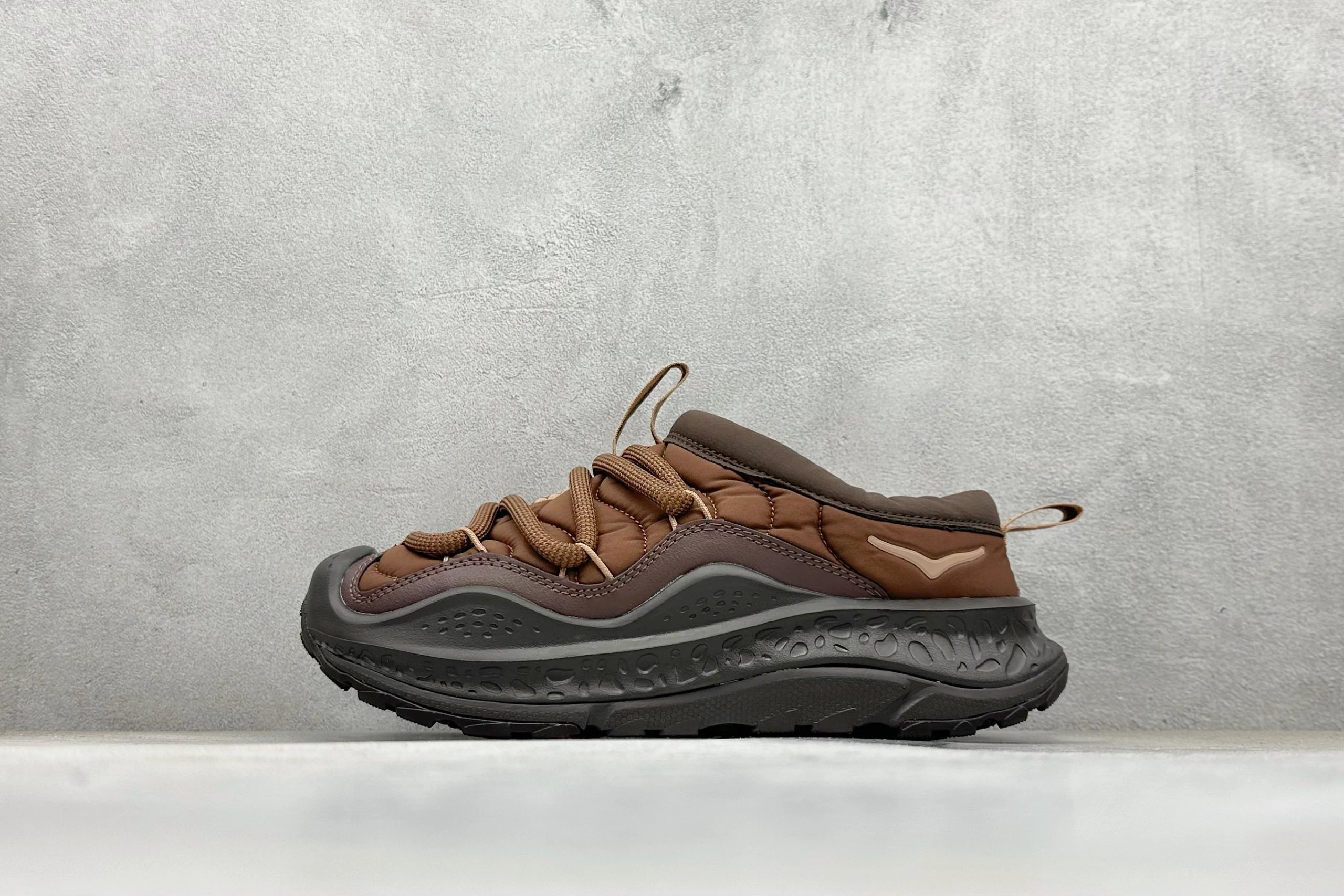 HOKA(16)