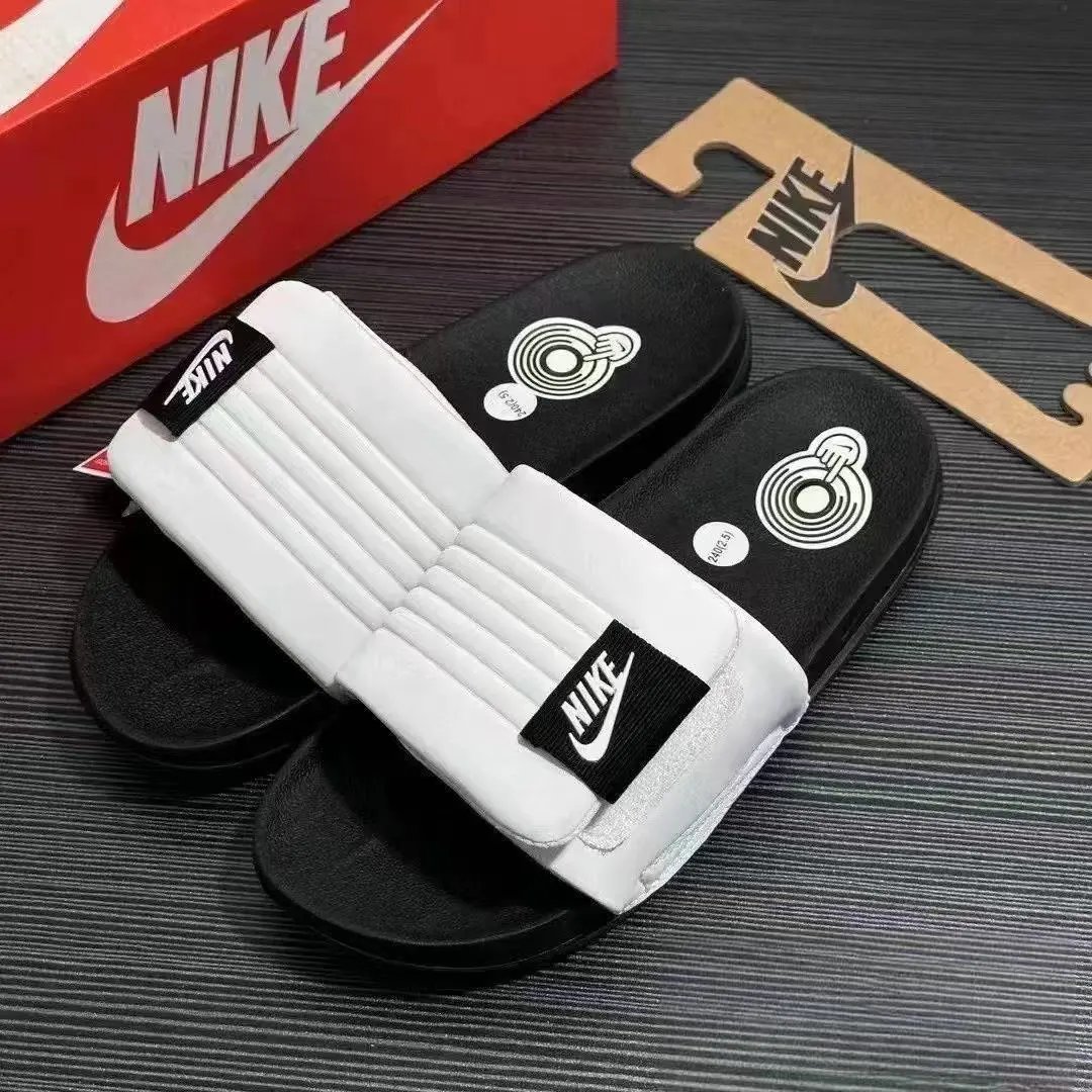 Nike Small Logo Black White