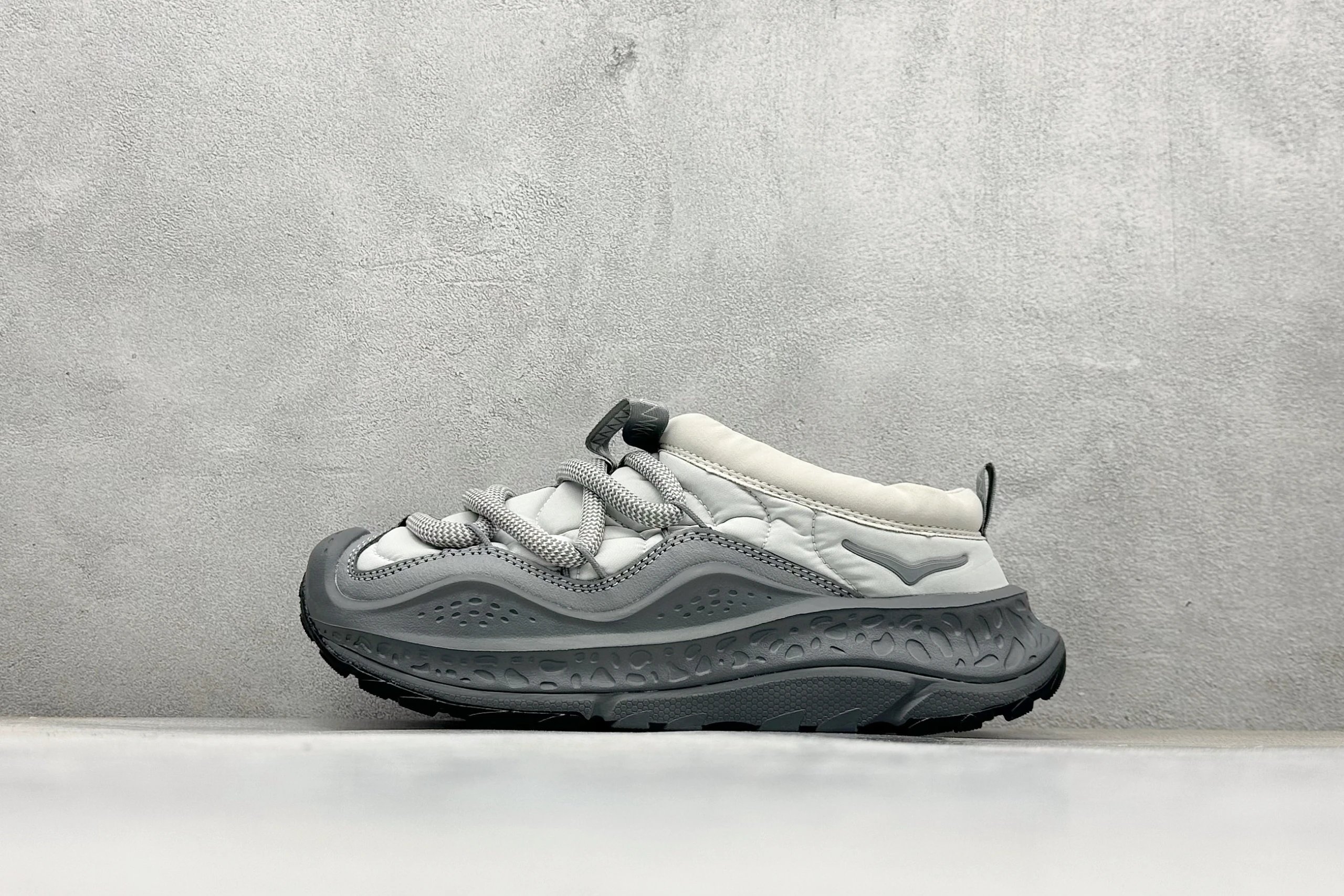 HOKA(18)