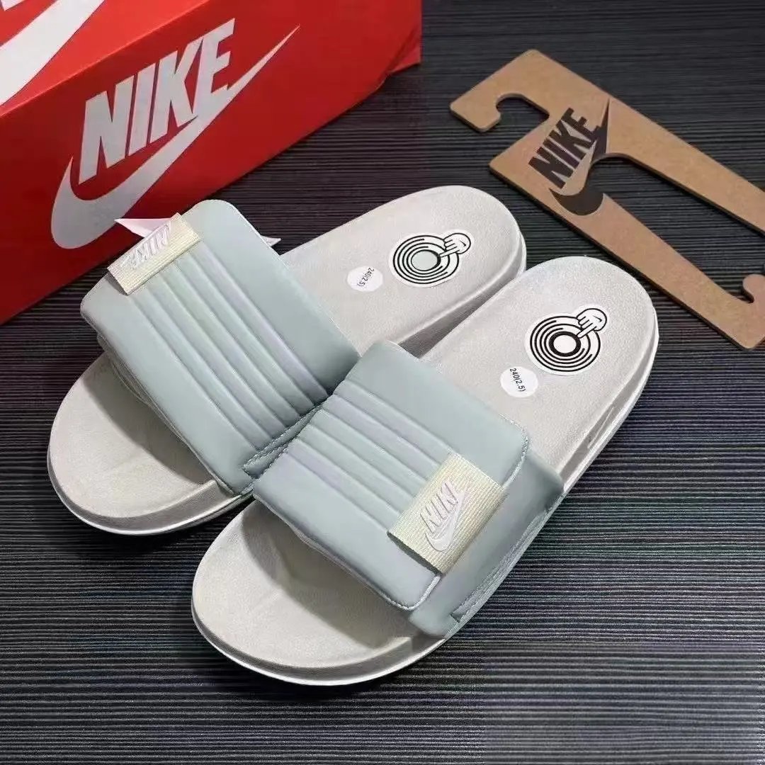 Nike Small Logo Light Grey