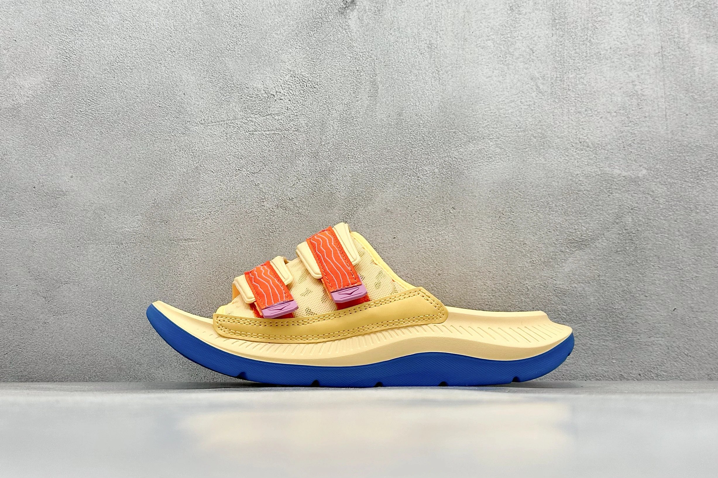 HOKA(9)