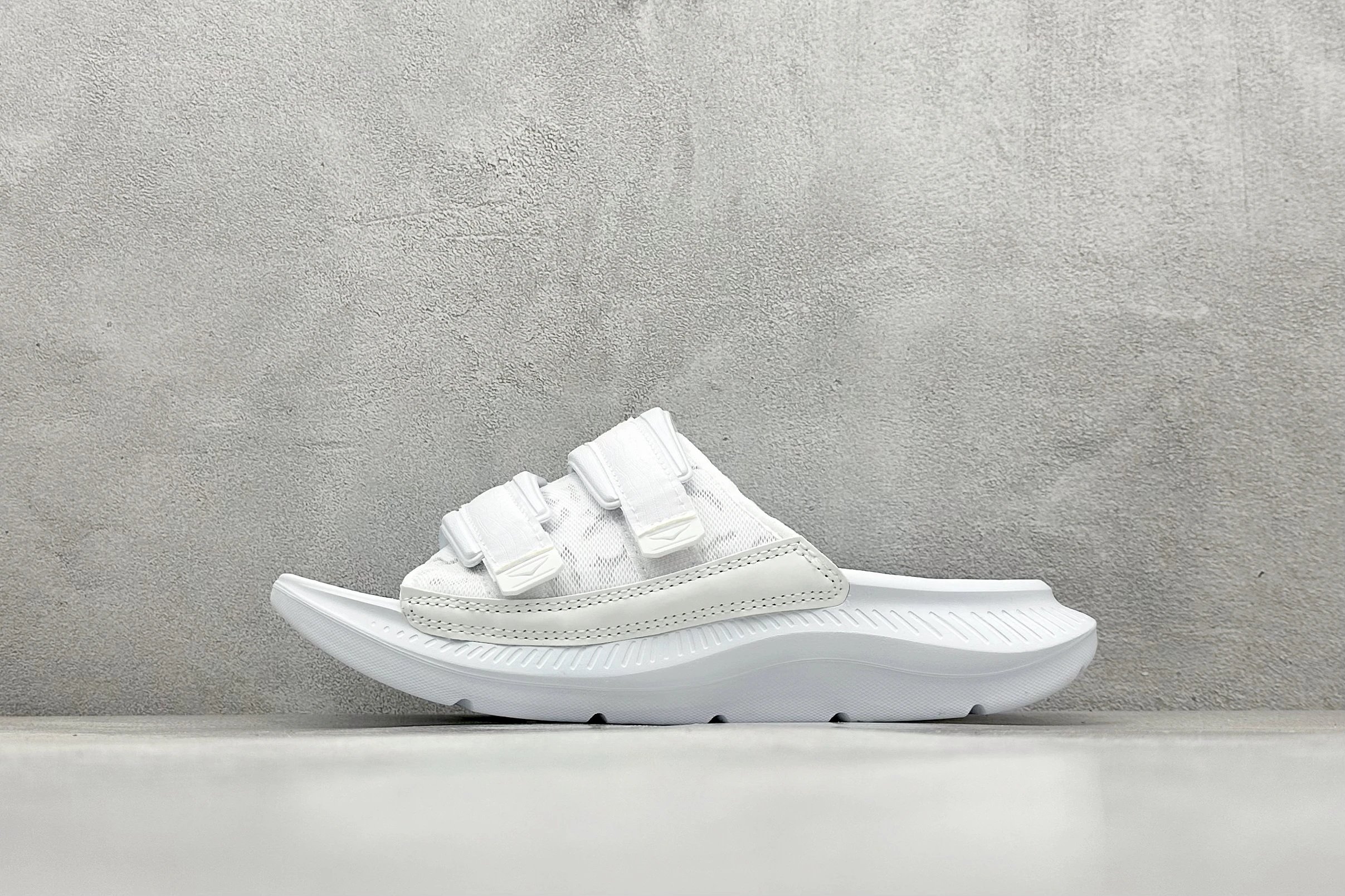 HOKA(10)