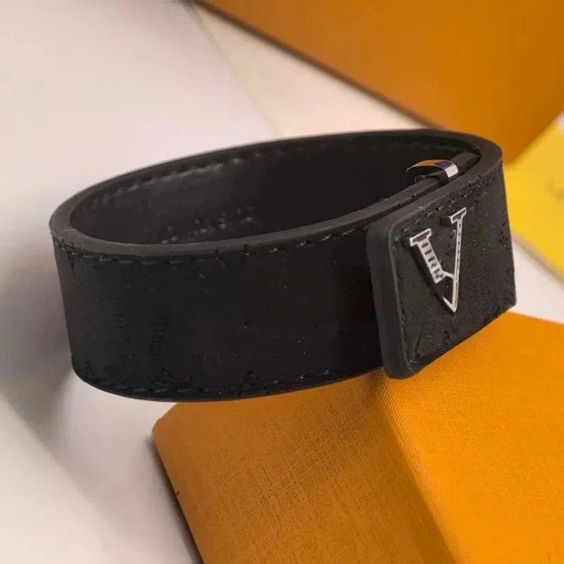 New black oiled silver buckle