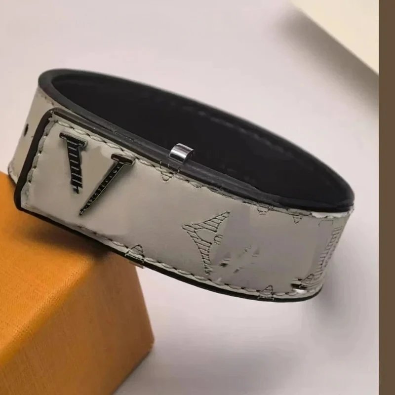 New gray leather oiled silver buckle