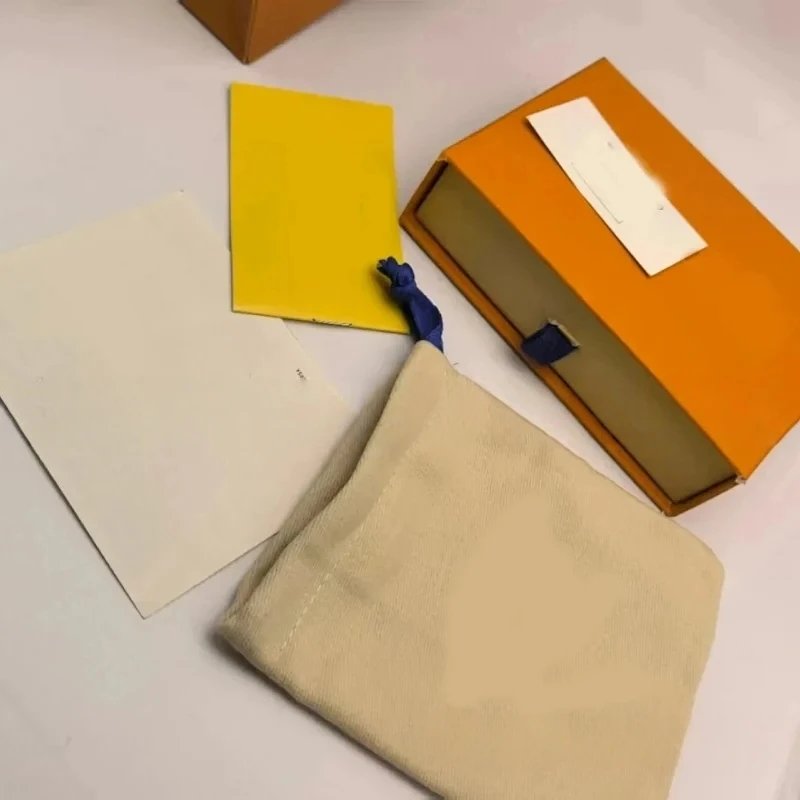 Four piece set packaging