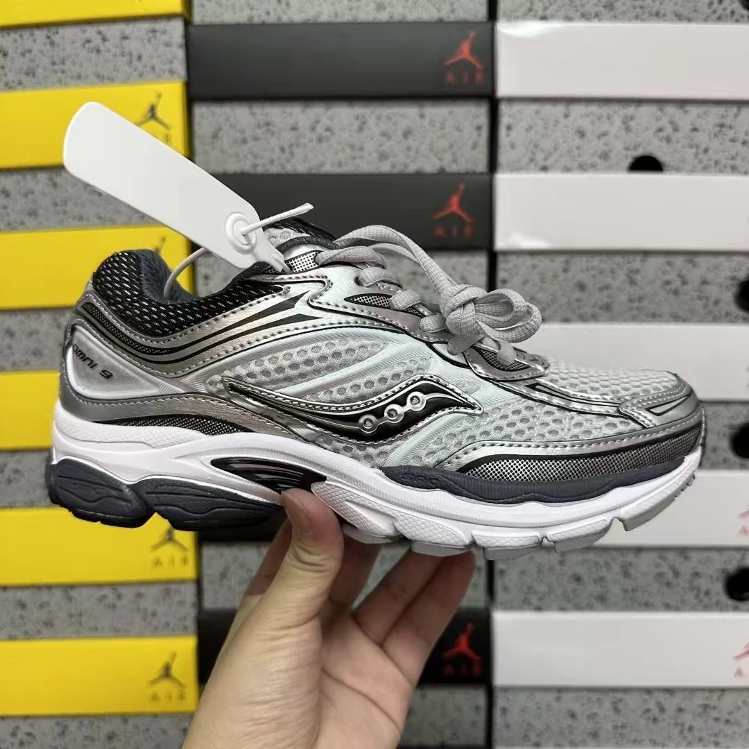 Saucony Sneakers Omni 9 mesh running — Silver as the main color, in stock (ships within 48 hours)
