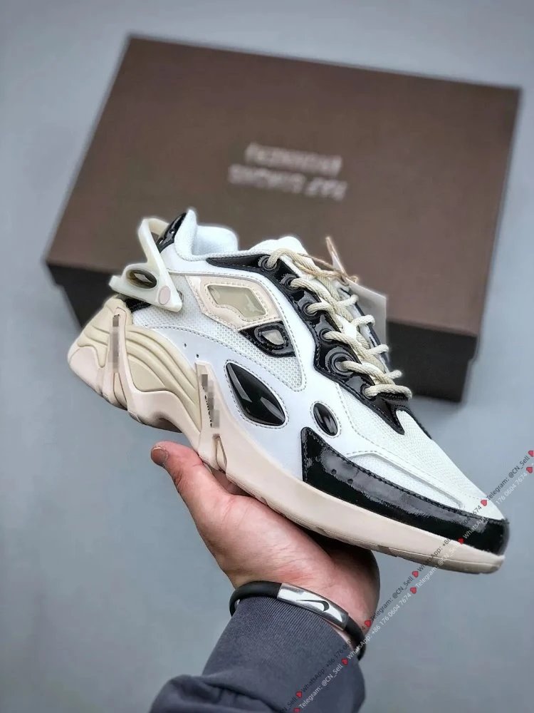 Raf Simons Multiple models: Antei, Cylon, Ozweego image 13