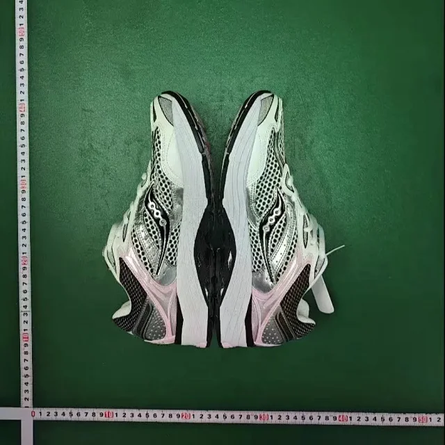 Saucony Sneakers Omni 9 mesh running product detail image 16