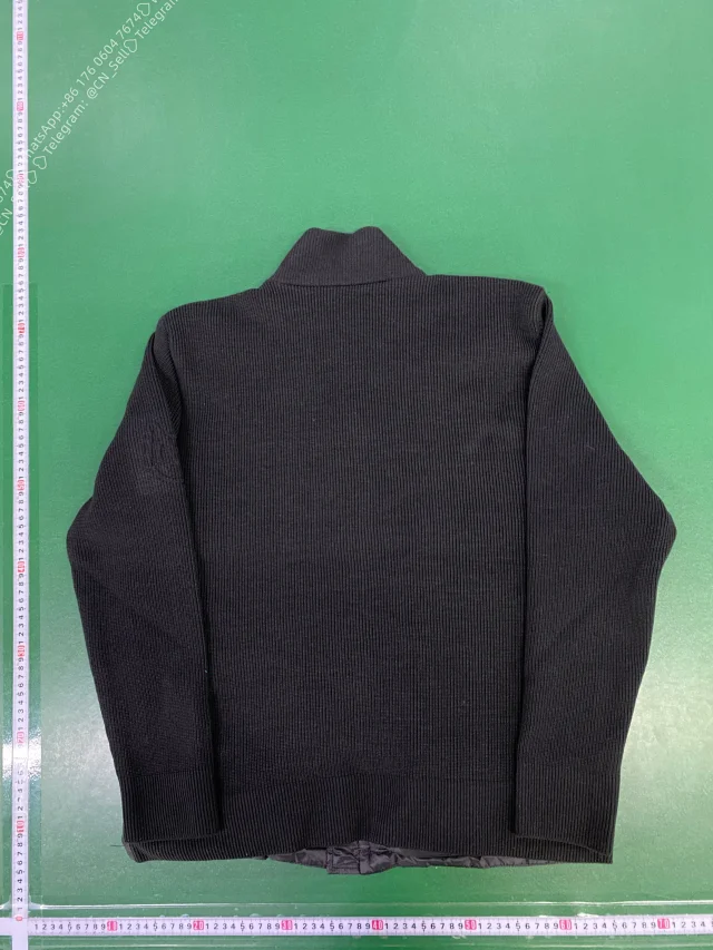 Moncler Down Jackets Quilted jacket product detail image 13