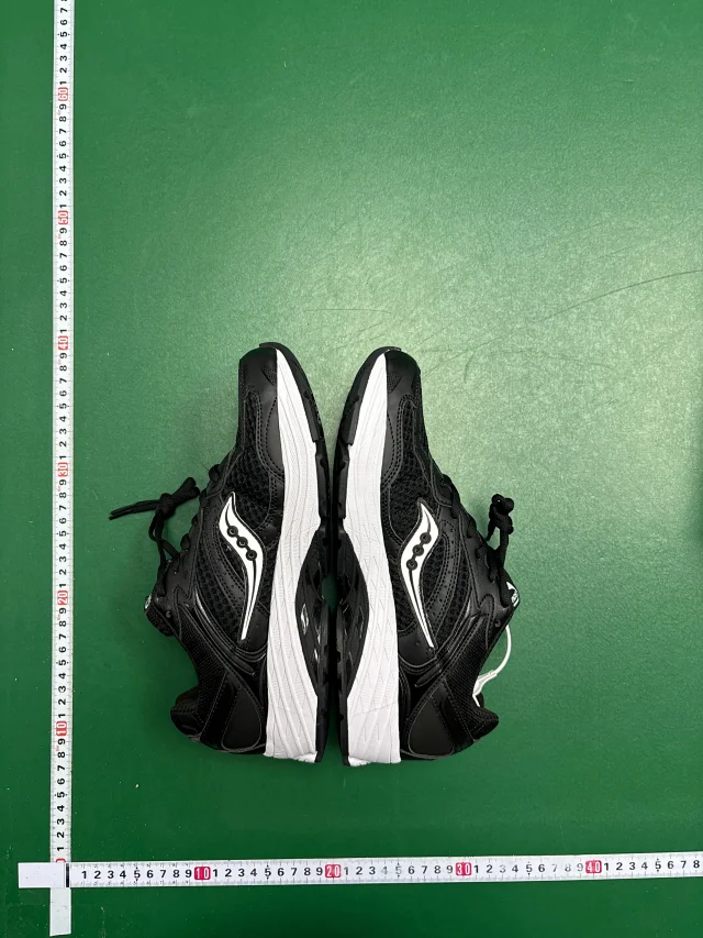 Saucony Sneakers Omni 9 mesh running product detail image 10