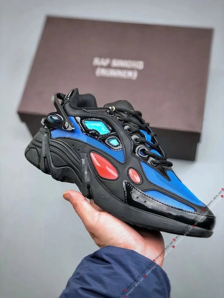 Raf Simons Multiple models: Antei, Cylon, Ozweego image 10