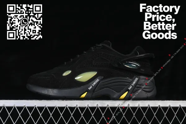Design Raf Simons Ozweego Black Glow-in-the-Dark Sneakers Chunky Sneakers - 1