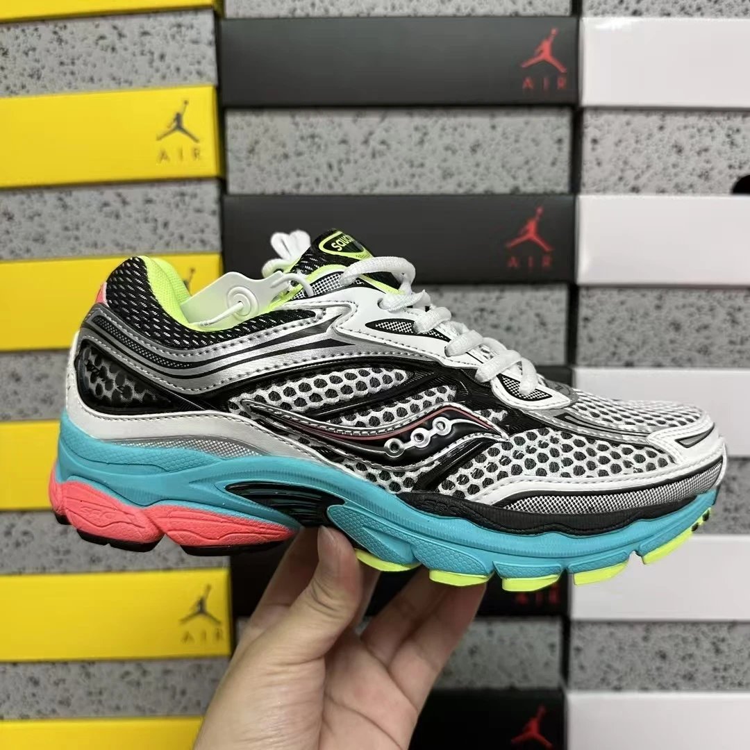 Saucony Sneakers Omni 9 mesh running — Blue and green as the main colors, in stock (ships within 48 hours)