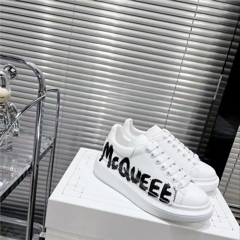 Alexander McQueen Oversized Sneakers Graffiti White