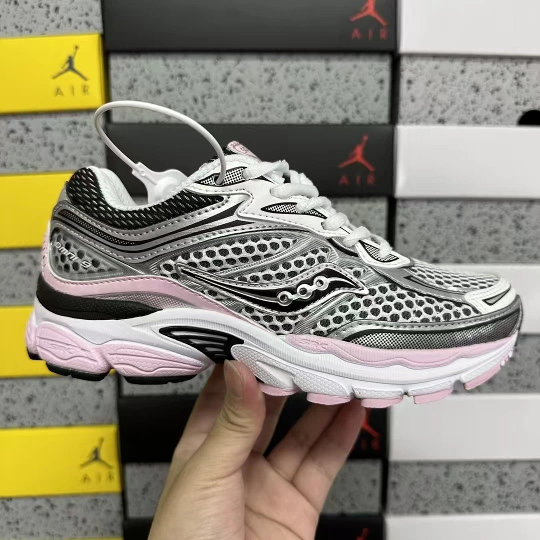 Saucony Sneakers Omni 9 mesh running — Pink as the main color, in stock (ships within 48 hours)