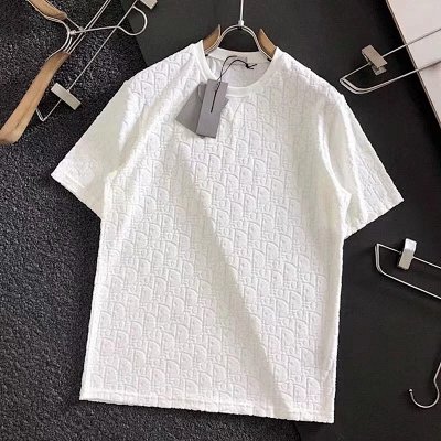 A Collection of Dior's Classic T-Shirts - rep koszulki
