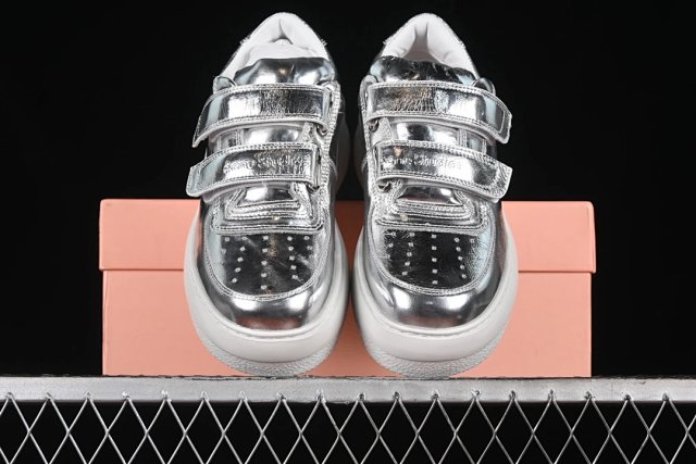 Acne Studios Acne Studios Silver Metallic Velcro Chunky Unisex Sneakers - Buy on Kakobuysheetfind
