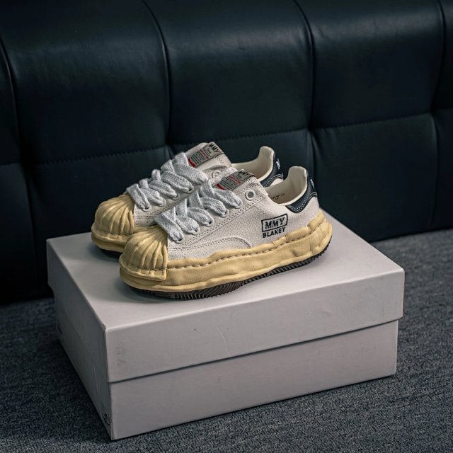 Maison Mihara Yasuhiro Maison Mihara Yasuhiro Blakey Off White Sneakers - Buy on Kakobuysheetfind