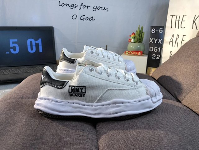 Maison Mihara Yasuhiro Maison Mihara Yasuhiro Blakey White Platform Sneakers - Buy on Kakobuysheetfind