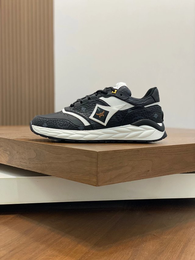 MCM MCM Black White Vintage Calfskin Unisex Sneakers - Buy on Kakobuysheetfind