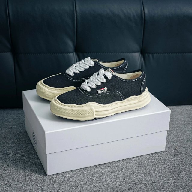 Maison Mihara Yasuhiro Maison Mihara Yasuhiro Black Canvas Low Top Sneakers - Buy on Kakobuysheetfind