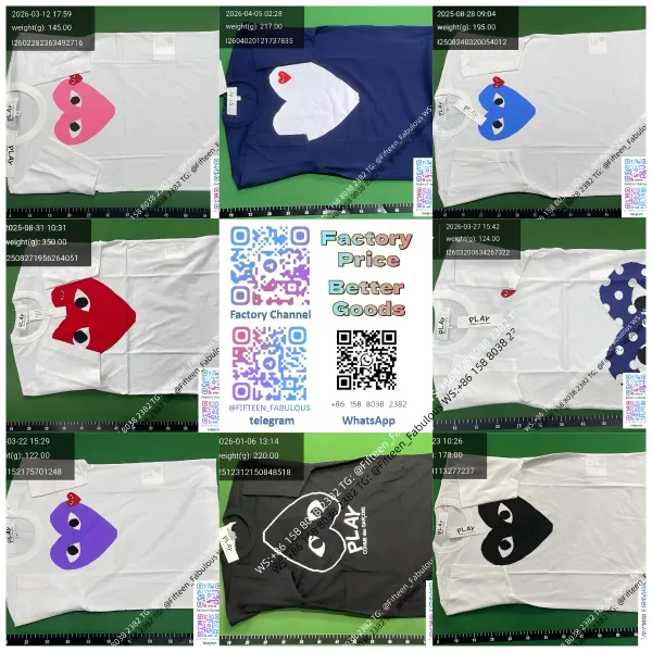 Play Comme des Garçons Three Hearts Navy T-Shirt - 2