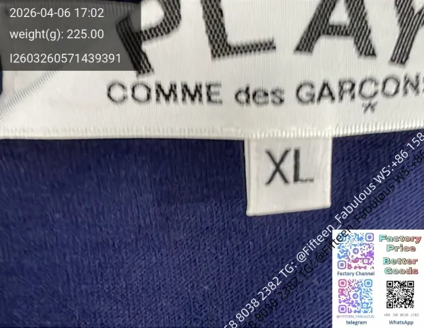 Play Comme des Garçons Three Hearts Navy T-Shirt - 29