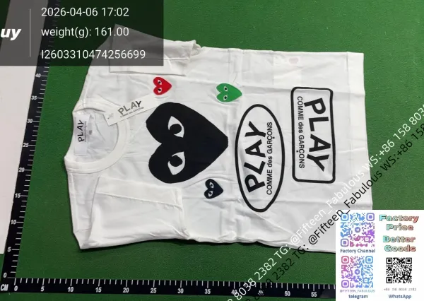 Play Comme des Garçons Three Hearts Navy T-Shirt - 25