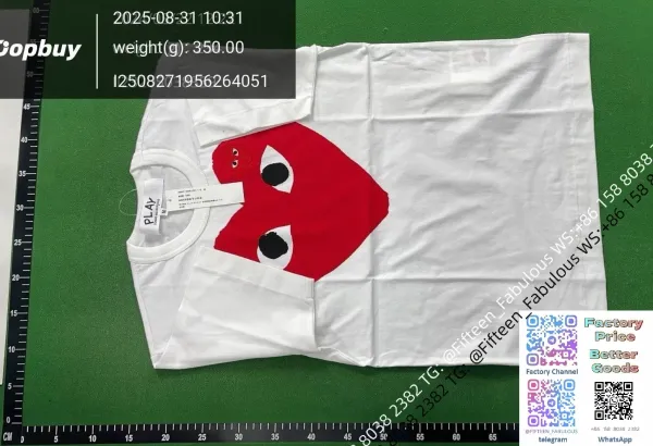 Play Comme des Garçons Three Hearts Navy T-Shirt - 47