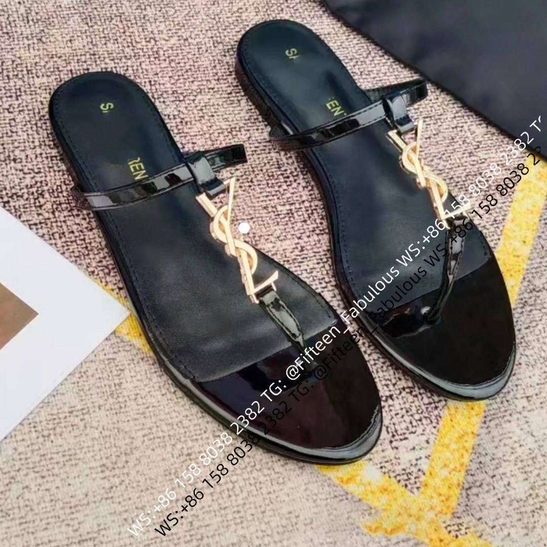 Slippers mirror black