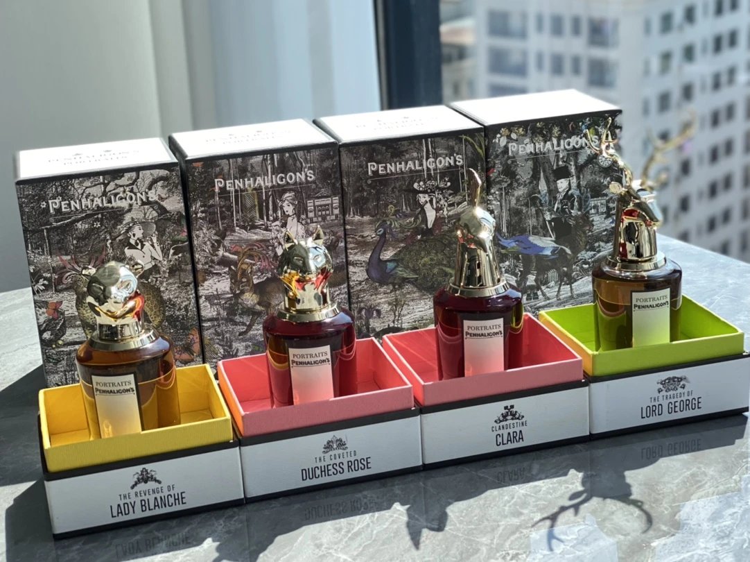 Noble Animal Portrait Perfume Gold - Gallery Image 1 - Detailed View