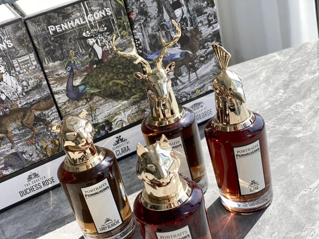 Noble Animal Portrait Perfume Gold - Gallery Image 5 - Detailed View